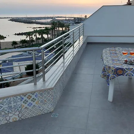 Apartment La Terrazza Di Adele Scoglitti